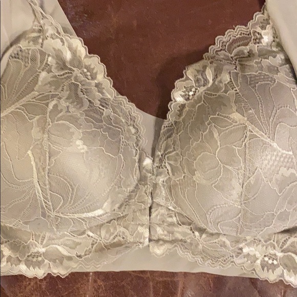 By Nicole seamless bra - Picture 2 of 6